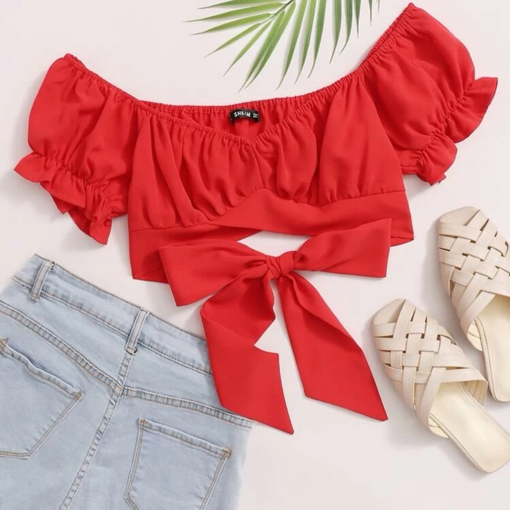 Tied hem puff sleeve crop top